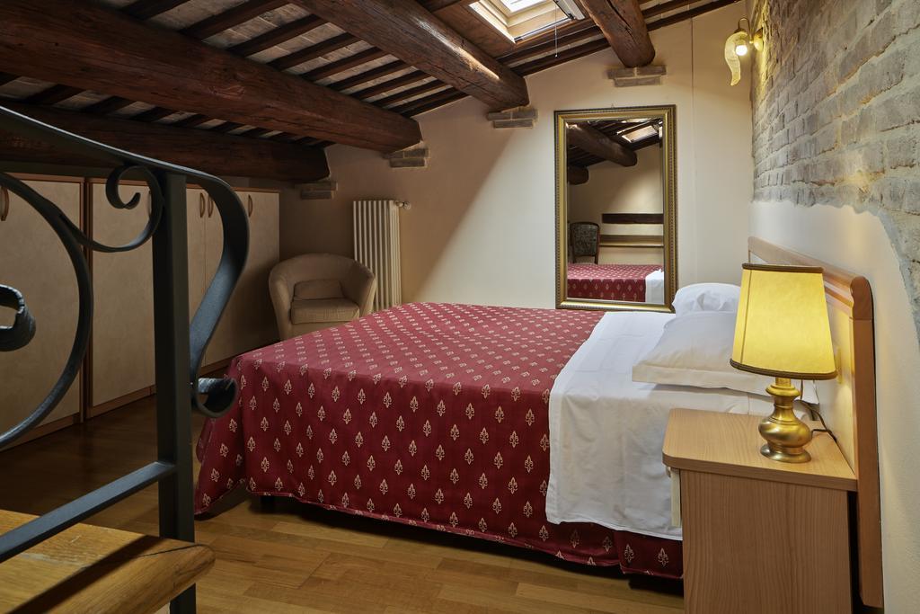 Residence Cavour 63 Равенна Номер фото