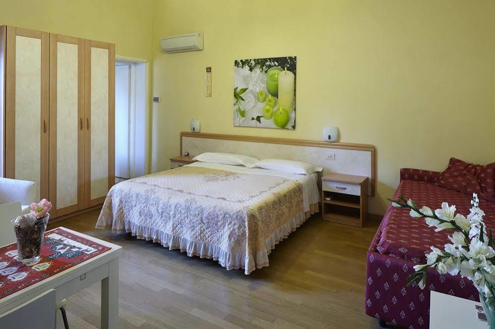 Residence Cavour 63 Равенна Екстер'єр фото